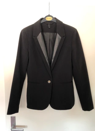 Schwarzer Blazer Vero Moda 38 M, marque: Vero Moda, état: Très bon état, taille: M / 38 / 10, 5,00 €, 5,95 € Protection acheteurs incluse