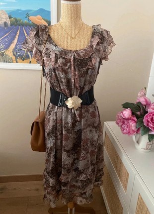 Superbe robe à volants, brand: Vintage Dressing, condizioni: Ottime, taglia: XXL / IT 48 / EU 44, €15.00, €16.45 include la Protezione acquisti