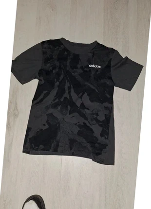 T-shirt Adidas noir taille S - Confortable et taille correctement pour un look sportif., marca: adidas, estado: Muy bueno, tamaño: S, 3,49 €, 4,36 € Protección al comprador incluida