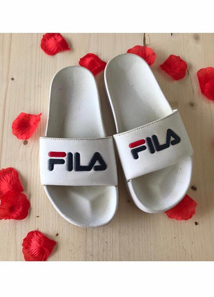 Fila deals slippers original