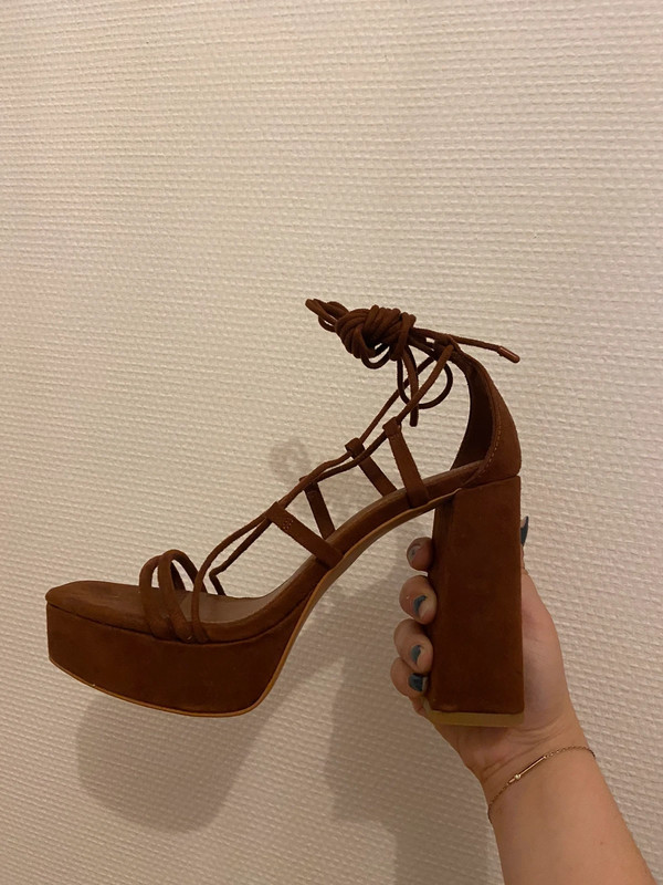 Chaussure hotsell talon daim