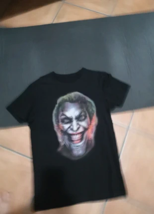 DC comics Joker injustice t-shirt S, marke: DC Comics, zustand: Sehr gut, größe: S, 9,99 €, 11,19 € inklusive Vinted-Käuferschutz