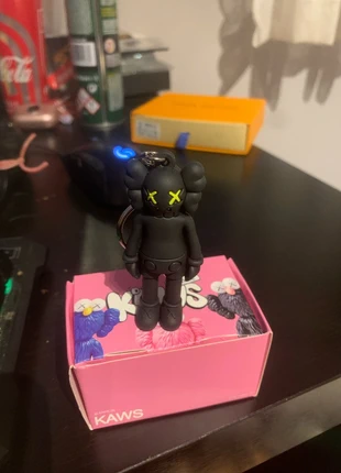 Llavero de Kaws, marque: Kaws, état: Neuf sans étiquette, taille: Taille unique, 15,00 €, 16,45 € Protection acheteurs incluse