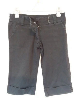 Très beau bermuda en jean noir avec boutons en bas, condition: Very good, size: S / 36 / 8, €4.00, €4.90 includes Buyer Protection
