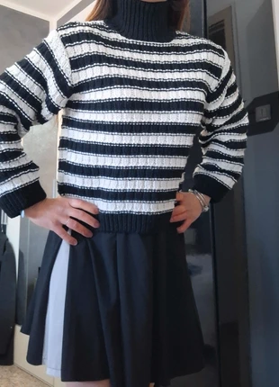 Maglione dolcevita a maglia spessa a righe nuovo H&M, brand: H&M, condizioni: Nuovo senza cartellino, taglia: XS / IT 38 / EU 34, €16.99, €18.54 include la Protezione acquisti