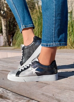 Baskets étoiles argentées à paillettes, marque: moow, état: Neuf sans étiquette, taille: 39, 35,00 €, 37,45 € Protection acheteurs incluse