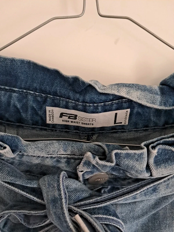 Short jean - photo numéro 3