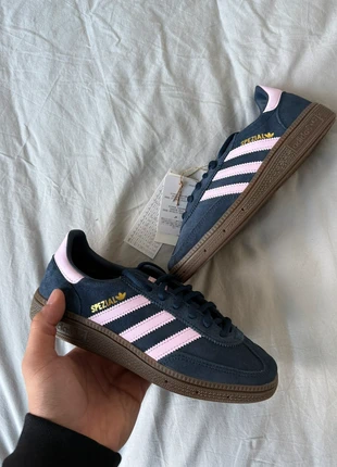 Adidas Handball Spezial Night Indigo Orchid Fusion EU36 2/3 – New & Authentic, merk: adidas, staat: Nieuw met prijskaartje, maat: 36.5, € 85,00, € 89,95 inclusief Kopersbescherming Pro