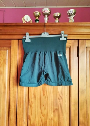 Short de sport scrunch push up, brand: AYBL, condition: New without tags, size: L / 40 / 12, €16.00, €17.50 includes Buyer Protection