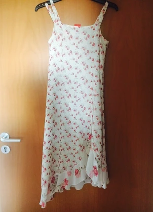 Asymetrisches Kleid perfekt fürs Standesamt , merk: CFL, staat: Heel goed, maat: XS / 34 / 6, € 10,00, € 11,20 inclusief Kopersbescherming