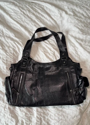 Schwarze Vintage City Bag – Scandi Chic & Y2K Vibes, merk: City, staat: Heel goed, € 32,00, € 34,30 inclusief Kopersbescherming