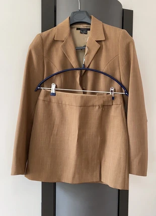 Tailleur zara, marque: Zara, état: Bon état, taille: M / 38 / 10, 30,00 €, 32,20 € Protection acheteurs incluse