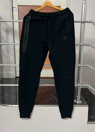 Pantalon Nike tech fleece taille S eu noir, marca: Nike, estado: Bom, tamanho: S, €54.99, €58.44 inclui Proteção do Comprador