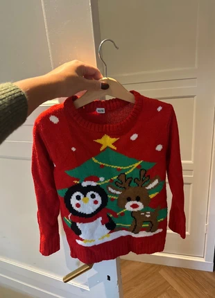 Kerst trui maat 110/116, staat: Goed, maat: 5 jaar / 110 cm, € 1,00, € 1,75 inclusief Kopersbescherming