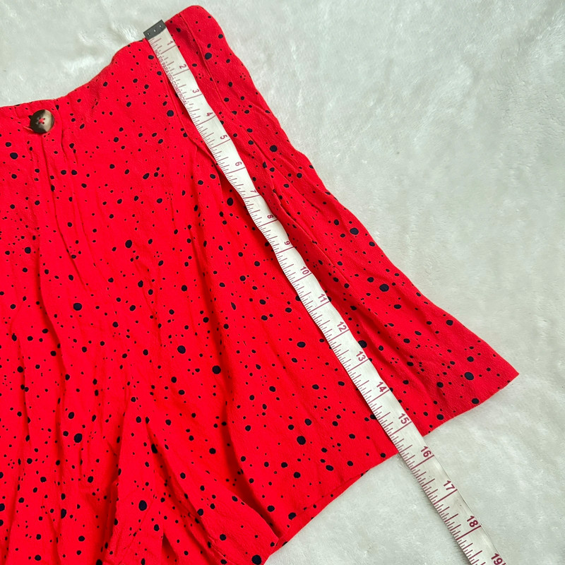 Zara womens shorts size 6 highwaist red color Polka dots 5