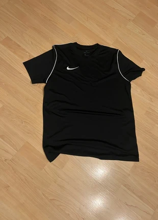 Nike Trikot Schwarz Gr. L, merk: Nike, staat: Heel goed, maat: L, € 5,00, € 5,95 inclusief Kopersbescherming