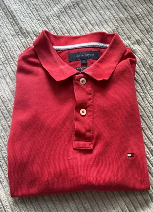 Polo tommy Hilfiger en très bon état taille S polo 32, marke: Tommy Hilfiger, zustand: Sehr gut, größe: S, 15,00 €, 16,45 € inklusive Vinted-Käuferschutz