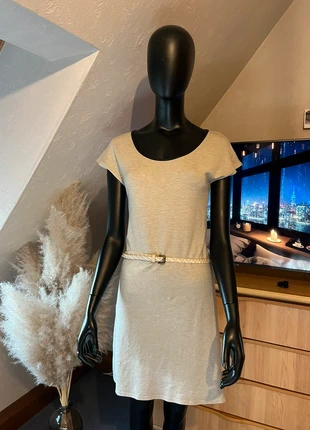 Robe grise/beige, Cache-Cache, merk: Cache Cache, staat: Heel goed, maat: M / 38 / 10, € 8,00, € 9,10 inclusief Kopersbescherming