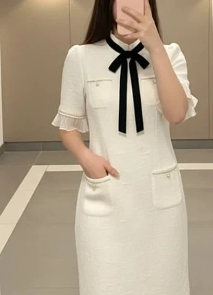 Robe blanche élégante avec col nœud noir et détails perles – Taille S, merk: belinea, staat: Heel goed, maat: S / 36 / 8, € 47,90, € 51,00 inclusief Kopersbescherming Pro