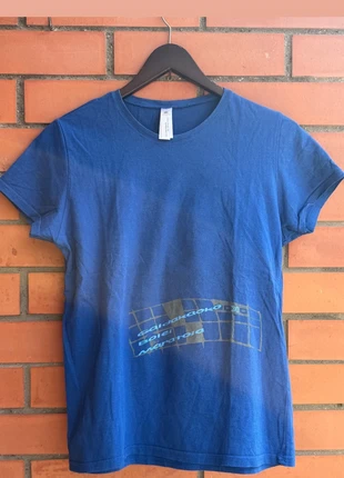 camiseta azul Y2K, brand: y2k, condizioni: Ottime, taglia: L / IT 44 / EU 40, €12.00, €13.30 include la Protezione acquisti
