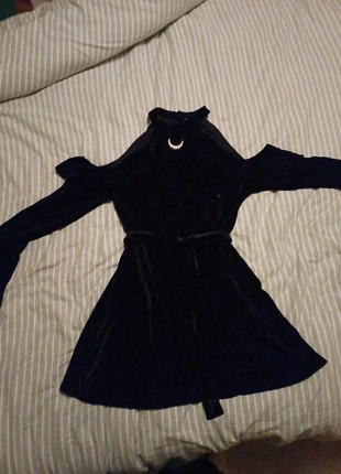 Restyle velvet dress, marque: Restyle, état: Très bon état, taille: M / 38 / 10, 18,00 €, 19,60 € Protection acheteurs incluse