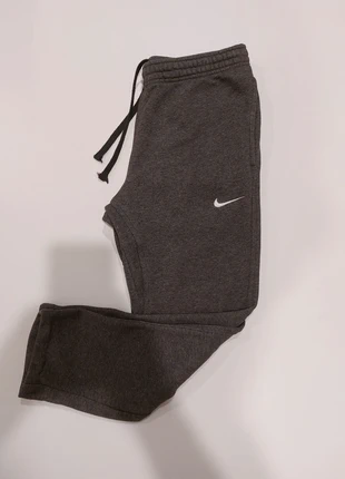Jogging Nike Noir / Gris Foncé – Taille S (Étiquette M, Taille Plus Petit) Très Bon État, marque: Nike, état: Très bon état, taille: S, 23,00 €, 24,85 € Protection acheteurs incluse