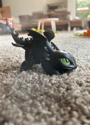Baby toothless, merk: Dragon, staat: Heel goed, maat: 4 jaar / 104 cm, € 6,50, € 7,53 inclusief Kopersbescherming