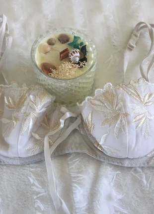 Magnifique soutien gorge ampliforme fleuri blanc comme neuf Taille 90B, zustand: Sehr gut, größe: 75B, 9,00 €, 10,15 € inklusive Vinted-Käuferschutz