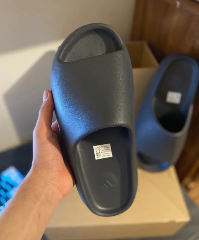 Yeezy slides 3