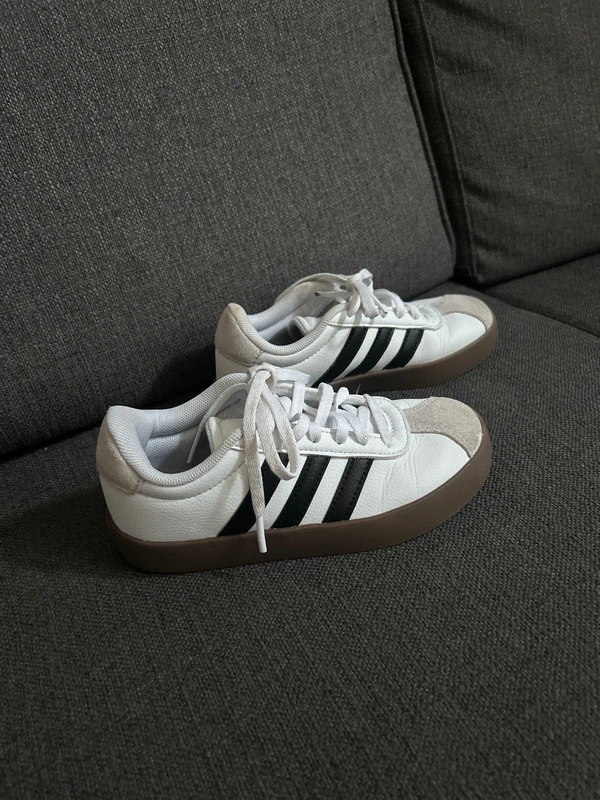 Basket enfant unisexe adidas, taille 31