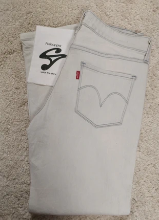 Levi's skinny gris blanc avec elasthanne 💯 Authentique parfait état 10/10 taille 🇫🇷 38 •W30 L32, brand: Levi's, condition: Very good, size: M / 38 / 10, €16.00, €17.50 includes Buyer Protection Pro