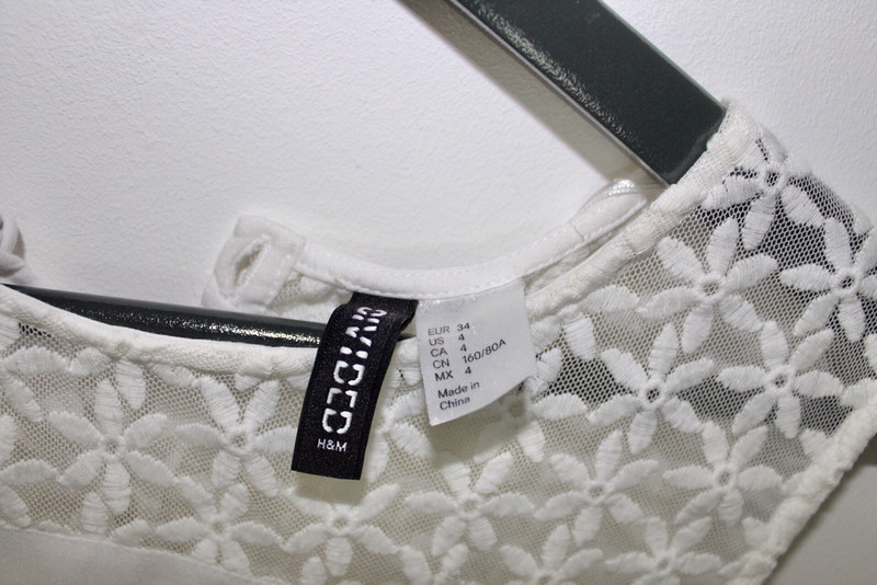 Haut blanc semi crop top motif transparent dans le dos H&M 3