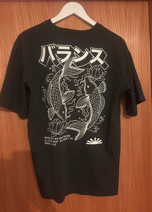 Oversized T-Shirt mit Backprint, Only, marke: ONLY, zustand: Sehr gut, größe: XS / 34 / 6, 5,00 €, 5,45 € inklusive Vinted-Käuferschutz