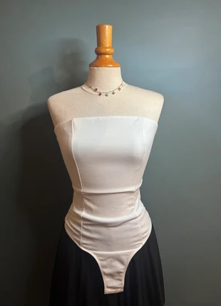 🤍 Body bustier blanc, marque: Shein, état: Neuf sans étiquette, taille: XS / 34 / 6, 3,50 €, 4,38 € Protection acheteurs incluse