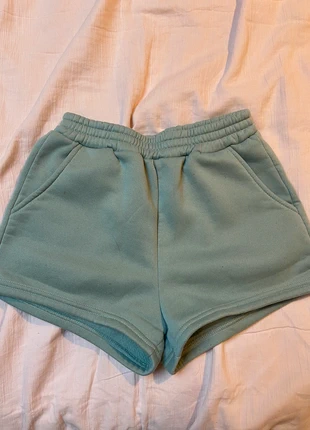 Short vert , marque: Shein, état: Très bon état, taille: XS / 34 / 6, 3,00 €, 3,85 € Protection acheteurs incluse