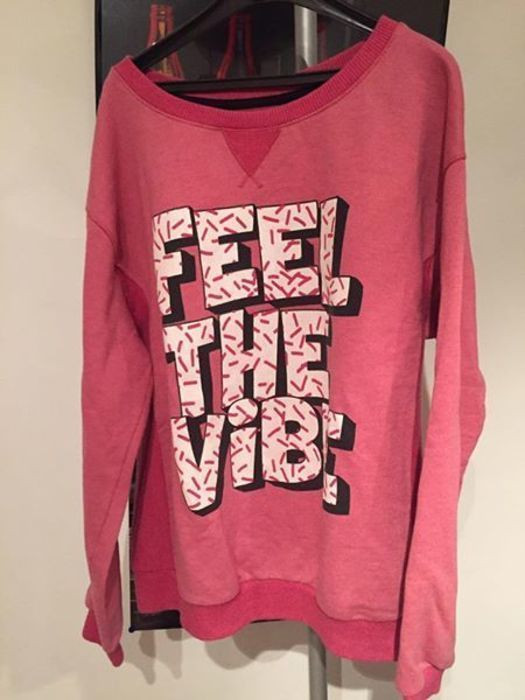 Pull Feel The Vibe rose taille L