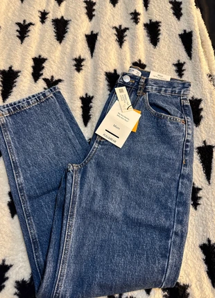 Size 6 high mom jeans from pull & bear, brand: Pull & Bear, condition: New with tags, size: XS / UK 4-6, £8.50, £9.63 includes Buyer Protection