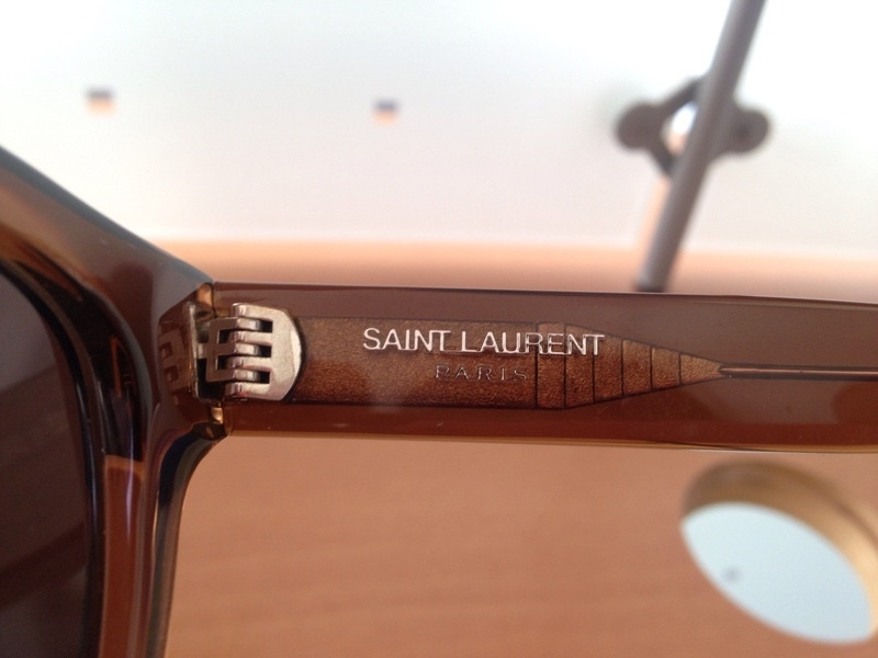 Lunettes de soleil Yves Saint Laurent 4