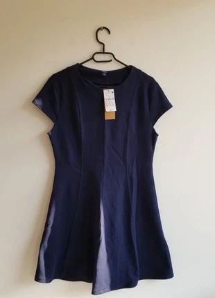 Robe Kiabi 38, merk: Kiabi, staat: Nieuw met prijskaartje, maat: M / 38 / 10, € 9,00, € 10,15 inclusief Kopersbescherming