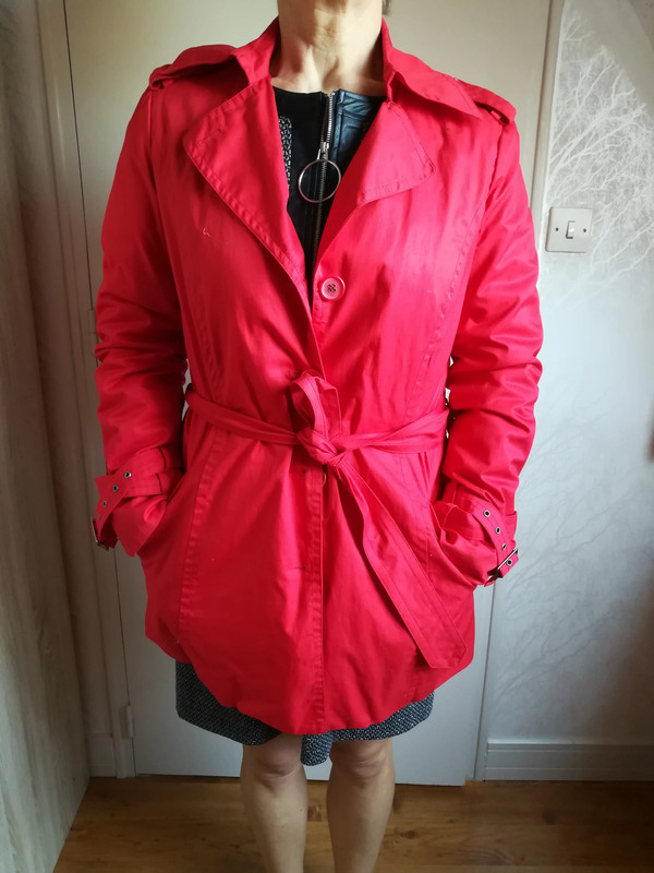 Manteau rouge Esprit 2