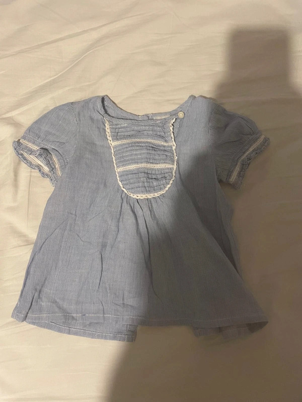 Camisa azul clarita de Gocco 24-36 meses 1