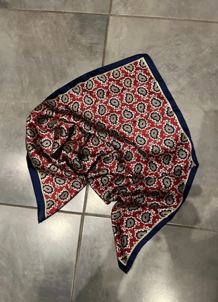 Foulard carré marine rouge imprimé, état: Neuf sans étiquette, 4,00 €, 4,90 € Protection acheteurs incluse