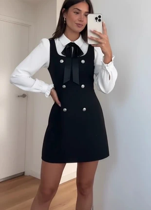 Robe noire chic avec col blanc, nœud satiné et boutons argentés taille M, marca: Vintage Chic, estado: Muito bom, tamanho: M / 38 / 10, €42.90, €45.75 inclui Proteção do Comprador Pro