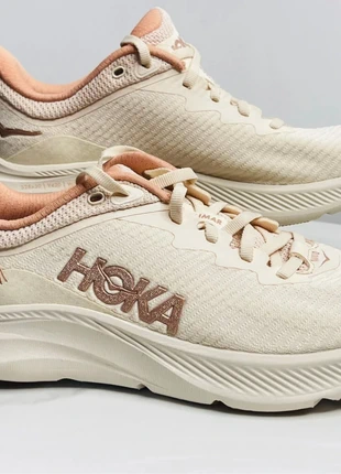 Hoka One One Solimar Beige/Peach Taille 40 Neuf & Authentique-064, brand: Hoka, condizioni: Nuovo senza cartellino, taglia: 40, €89.00, €94.15 include la Protezione acquisti