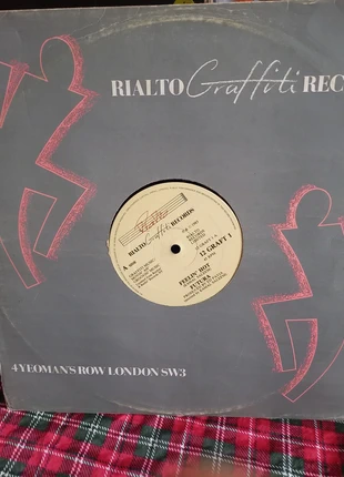 Maxi Futura disco , funk, état: Bon état, 6,00 €, 7,00 € Protection acheteurs incluse