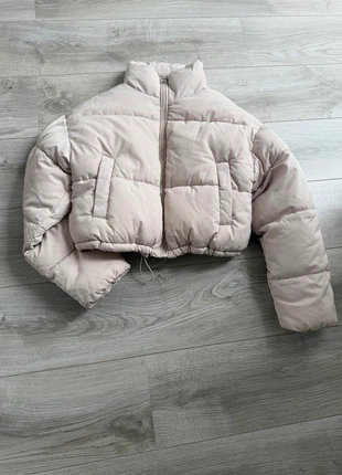 Cool beige y2k vintage 2000 H&m puffer jacket, merk: H&M, staat: Nieuw zonder prijskaartje, maat: XS / 34 / 6, € 20,00, € 21,70 inclusief Kopersbescherming