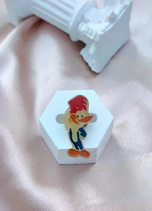 Pin moderno Pica Pau, lapel pin, épingle tendance, alfiler elegante, spilla piccola, marca: Local, estado: Muy bueno, 5,50 €, 6,48 € Protección al comprador incluida