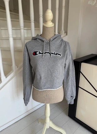 Sweat Shirt Champion gris et marque brodée en bleu marine blanc et rouge, brand: Champion, condition: Very good, size: S / 36 / 8, €8.00, €9.10 includes Buyer Protection