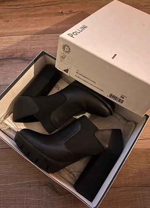 Gorgeous Pollini black boots, merk: Pollini, staat: Heel goed, maat: 39, € 80,00, € 84,70 inclusief Kopersbescherming