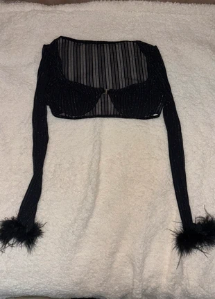 top brillantinato con piume, marke: Shein, zustand: Neu, größe: XS / 34 / 6, 7,00 €, 8,05 € inklusive Vinted-Käuferschutz